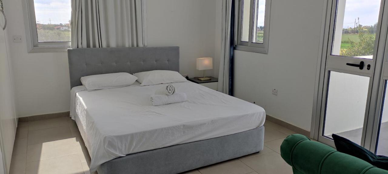 Kiti Village Villa, Cyprus, Salt-Water Pool, 6 Bedrooms, Larnaca ภายนอก รูปภาพ